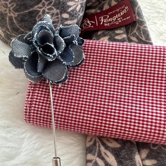 Penguin necktie, pocket square and label pin Cadet color. An original Penguin - Picture 10 of 10